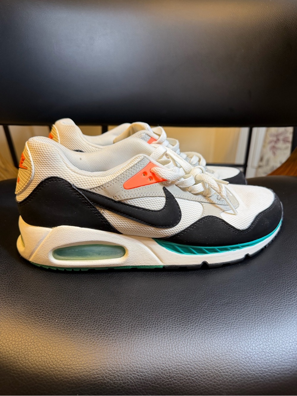 Size 9.5 - Nike Air Max Correlate White Black New Green W